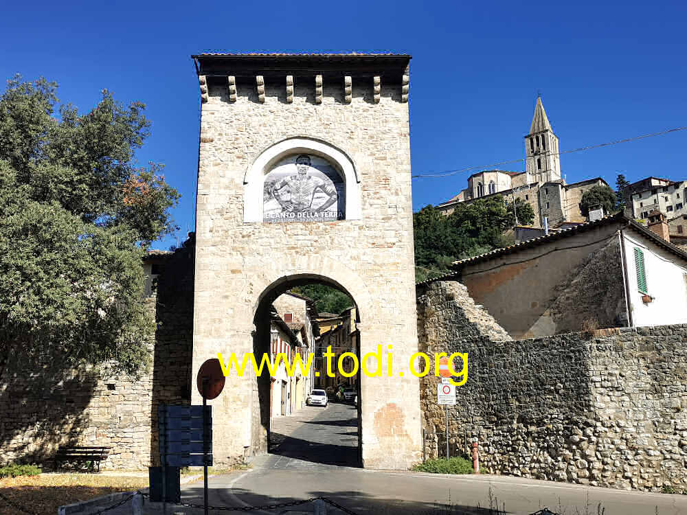 la Terza Cerchia di Mura e la Porta Orvietana